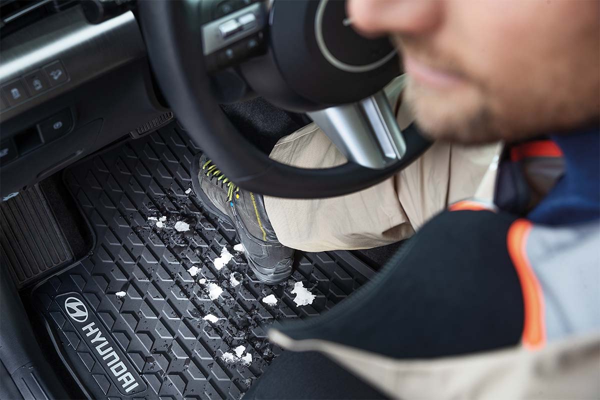 Gummifußmatten im Auto 